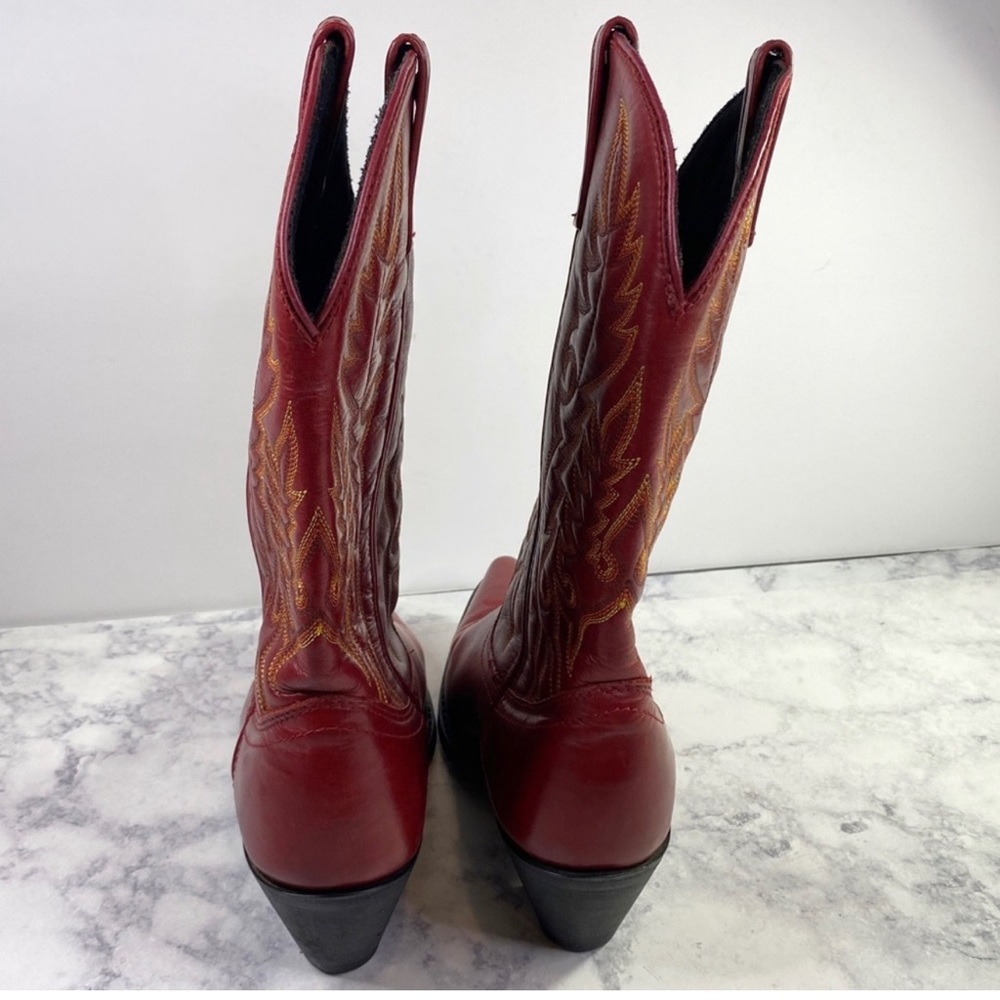 Beautiful red leather Laredo cowgirl boots.